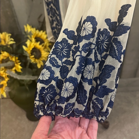 Sundance Boho Luiza Silk Embroidered Sheer Blouse Size Medium NWT Cream Blue - Picture 5 of 10